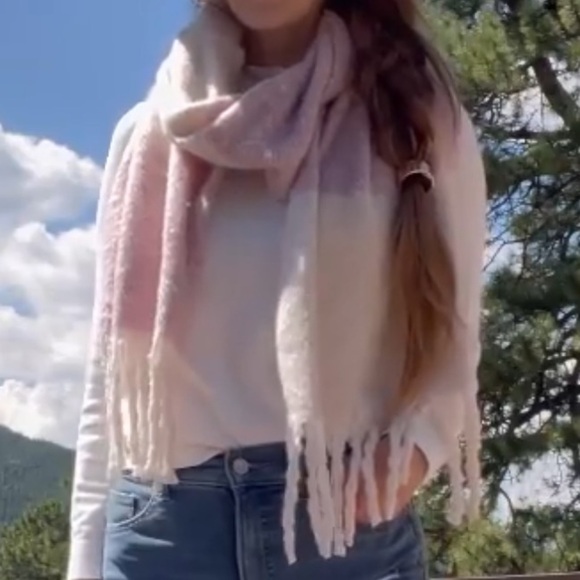 Scarf - Picture 7 of 13